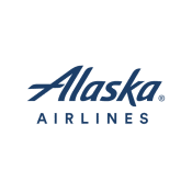 Logo von Alaska Airlines in blauer Schrift auf transparentem Hintergrund.