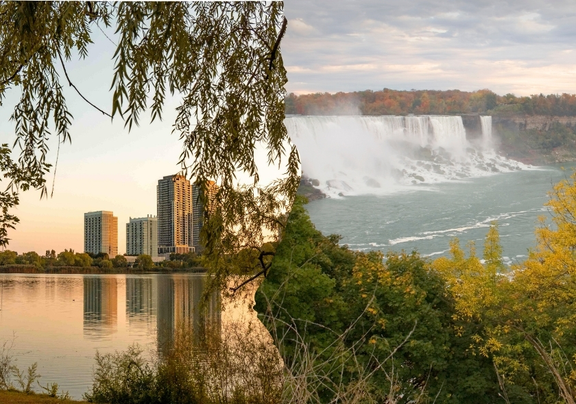 Ostkanada Urlaub im Schnelldurchlauf: Von der Toronto Skyline nach Niagara Falls